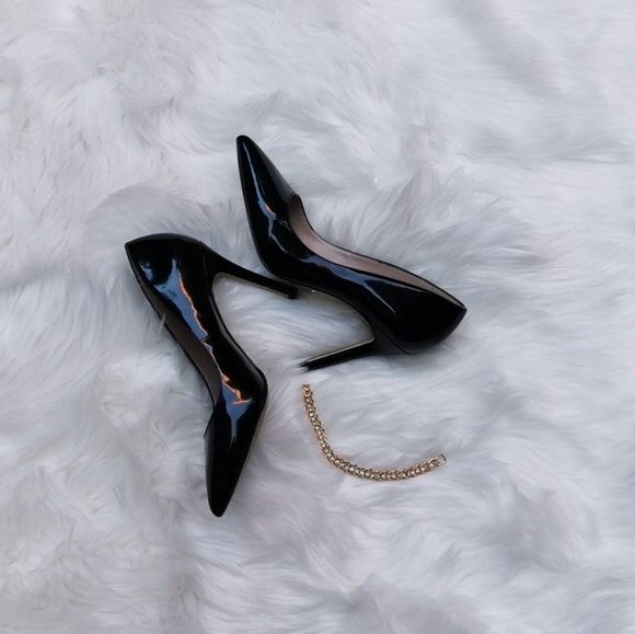 SOLD-Truth or Dare by Madona sexy heels: Size 6M - Picture 5 of 7